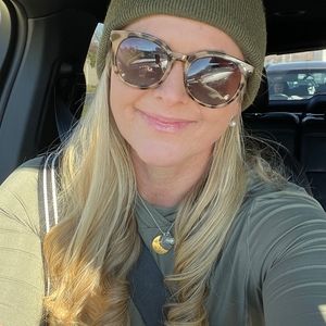 Meet your Posher, Renee